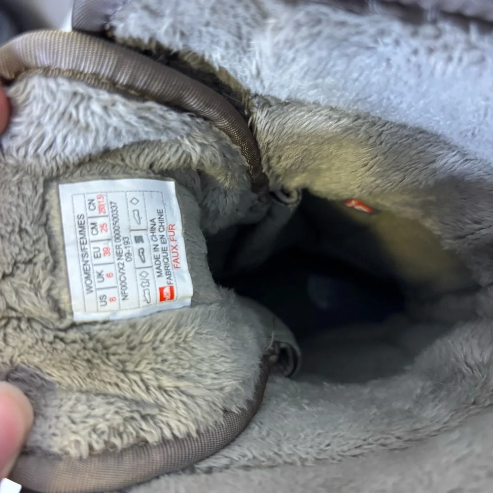 The North Face Women's Tan and‎ Gray Lace Up Winter Boots 8